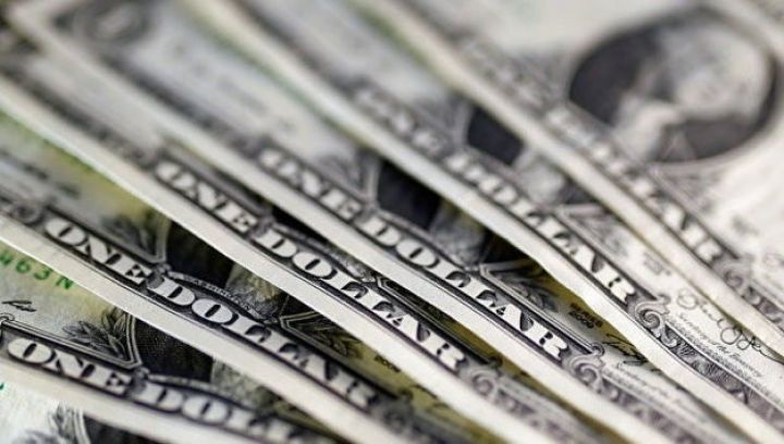 Dollarla əməliyyatların həcmi 3 dəfədən çox azalıb