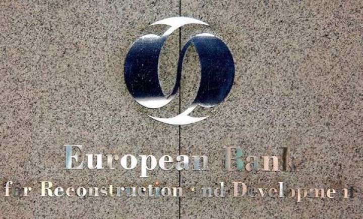 Avropa bankı Azərbaycan şirkətinə Manatla kredit verir - İLK DƏFƏ