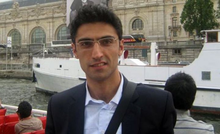 "AXAMBASK"dakı işindən ayrıldı
