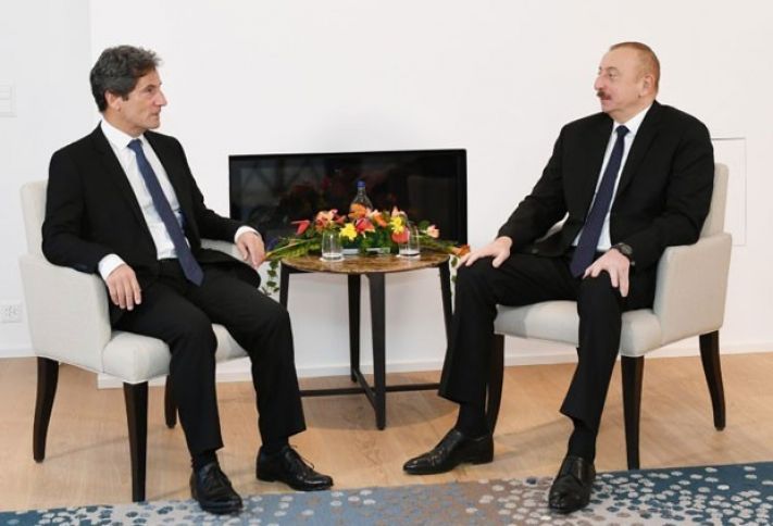 İlham Əliyev Beynəlxalq Bankın maliyyə məsləhətçisinin direktoru ilə görüşüb