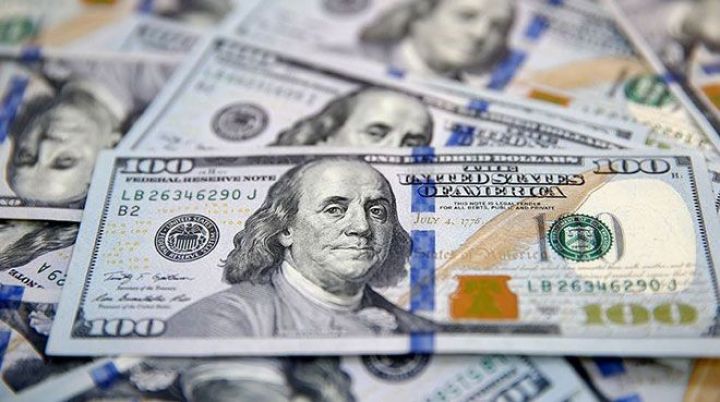 Hər gün 1 milyard dollar faiz ödəyir