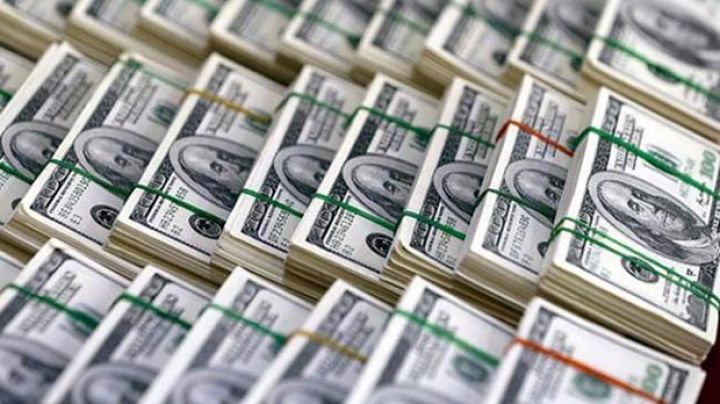 Rusiyanın xarici borcu adambaşına 2000 dollardan aşağı düşüb