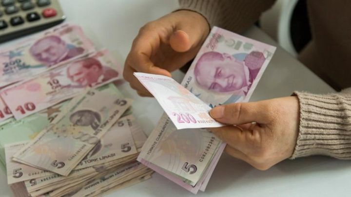 Türk Lirəsi dəyərdən düşməkdə davam edir