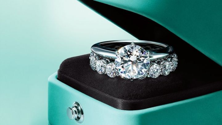 Fransa hökumətindən "lüks" müdaxilə