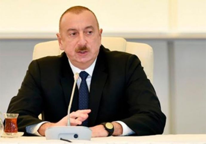 “Vətəndaşlar qul kimi işlədilir”