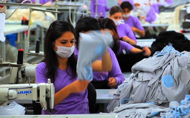 Tikiş sexlərində 48 nəfərin müqaviləsiz işə cəlb olunduğu aşkar edilib