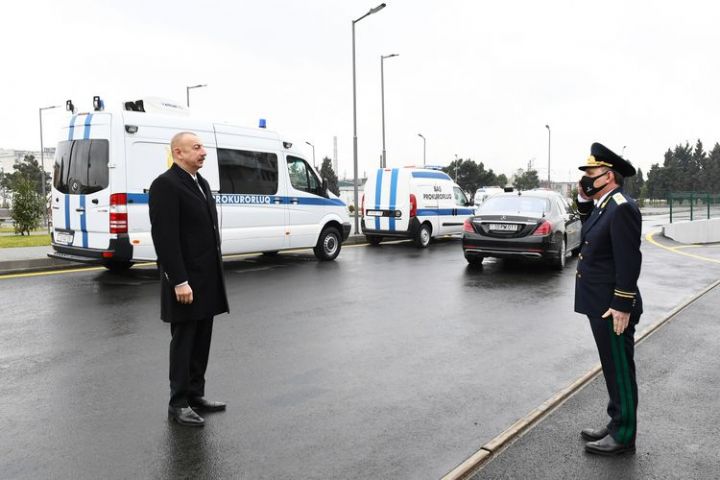 Prezident yeni inzibati bina kompleksinin açılışında