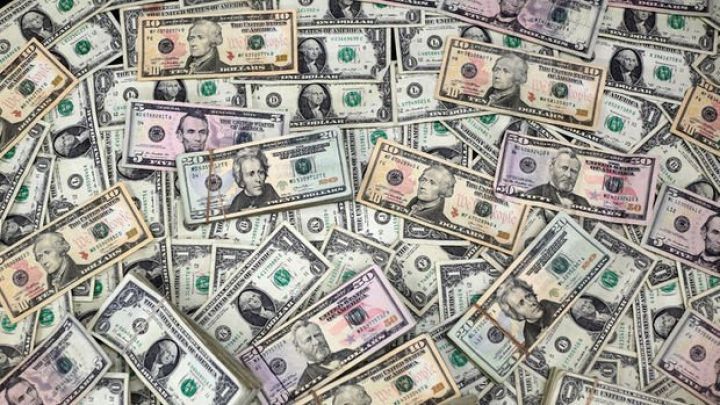 Banklara dollar satıldı - MƏBLƏĞ