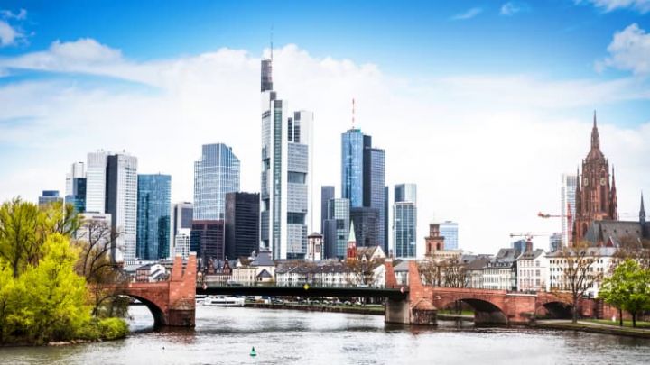 Avropa İttifaqı banklara rekord məbləğdə cərimə kəsdi