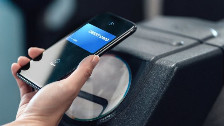 iPhone ilə ödəniş başladı - Apple Pay Azərbaycanda