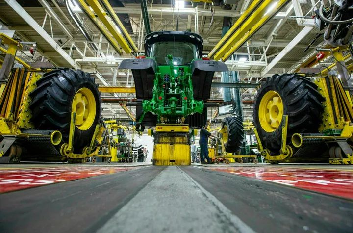 John Deere-nin 10 min işçisi tətil edir -  ən böyük iş dayandırmalarından biri