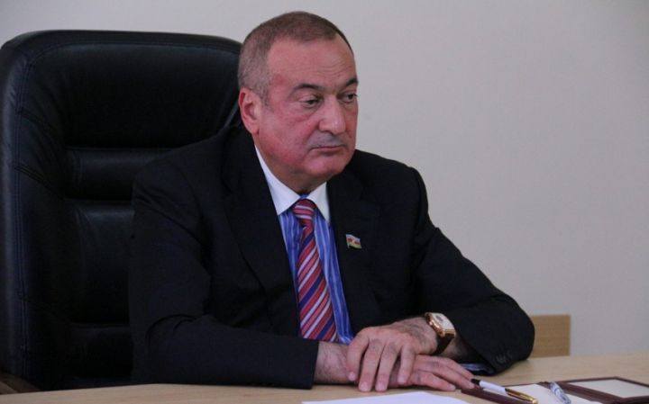 Prezident deputatı təltif edib