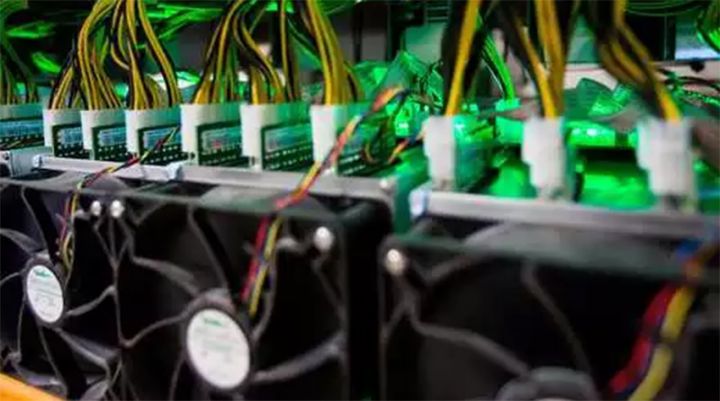 Bitkoin düzəldən maşın - həm sür, həm də pul qazan!