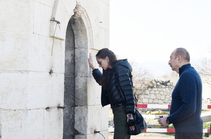 Prezident və birinci xanım İmarət kompleksində olublar