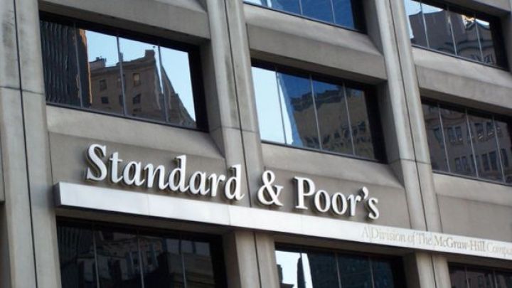 "S&P" Azərbaycan iqtisadiyyatı üçün əsas riskləri açıqlayıb