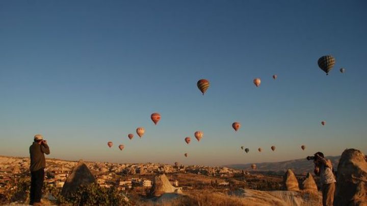 2021-ci ildə Türkiyəyə gələn turistlərin sayı 30 milyonu keçib