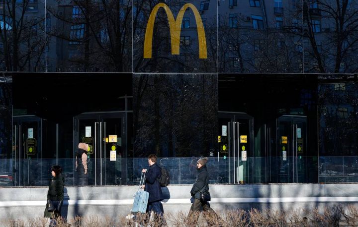 McDonald's Rusiya və Ukraynada işlərin dayandırılması səbəbindən 127 milyon dollar zərər etdiyini açıqladı