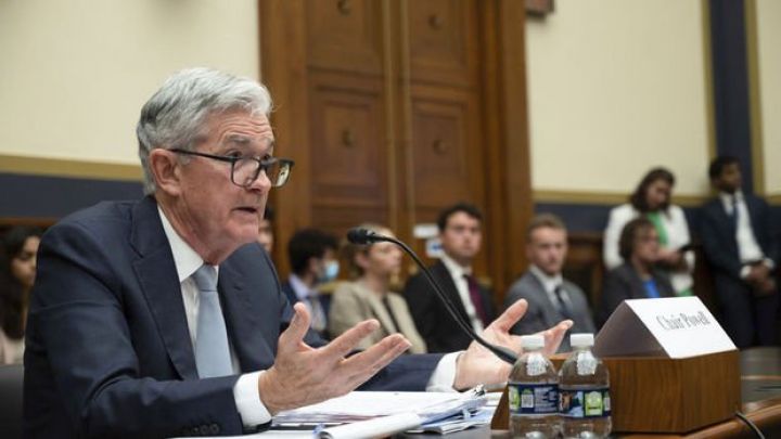 FED inflyasiyanı düzgün qiymətləndirmədiyini etiraf edib.  İşsizliyin artması riski var