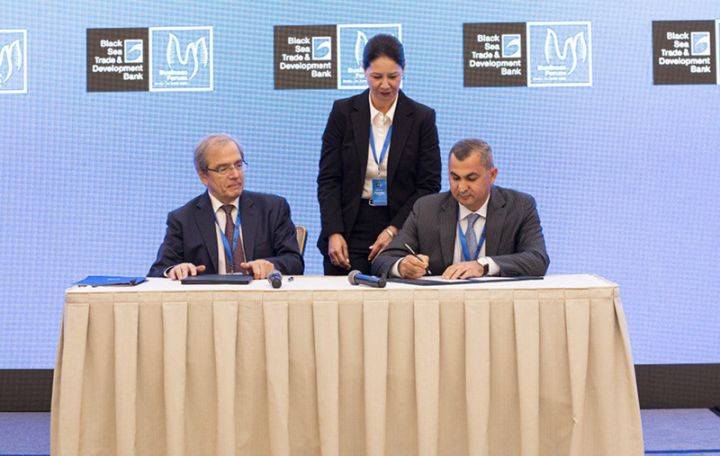 TuranBank iri həcmli kredit cəlb etdi!