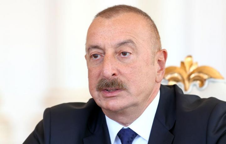 Prezident orta məktəbin yeni binasının açılışında iştirak edib