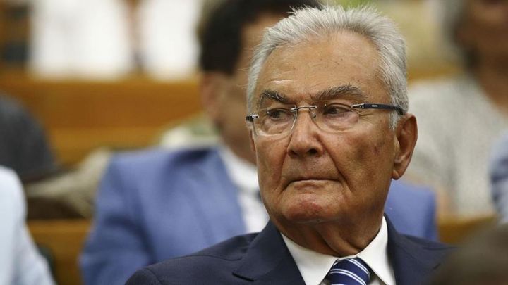 Türkiyəli siyasətçi Deniz Baykal vəfat edib