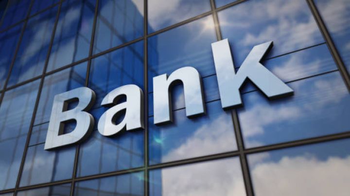 “Zəif-”dən “Zəif” səviyyəsinə yüksəldi - Azərbaycanın bank sektoruna yenidən qiymət verildi