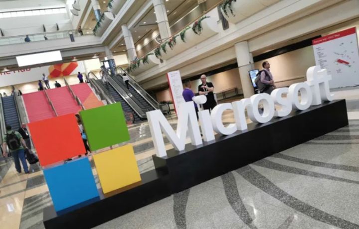 Microsoft-da süni intellekt üzrə proqram mühəndisinin nə qədər maaş aldığı məlum olub