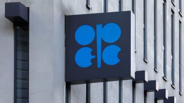 OPEC+ may ayında neft hasilatını artırmaq planına sadiq qalacağını açıqladı