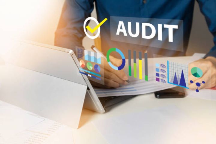 Azərbaycan auditorları haqsız rəqabətdən şikayət edir