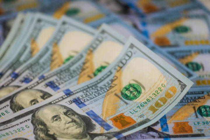 Azərbaycandan çıxan valyutanın həcmi, daxil olan valyutanın həcmini üstələyib - KƏSİR YARANIB