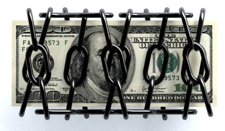 Dolların bazar ertəsi üçün rəsmi məzənnəsi müəyyən olunub