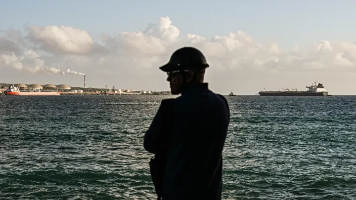 İran Hörmüz boğazını açdı