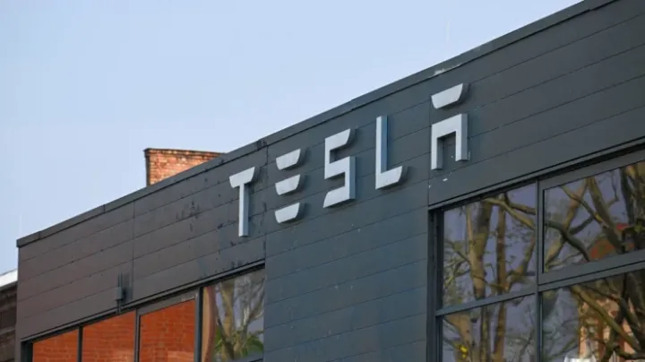 Tesla-dan böyük qiymət endirimi