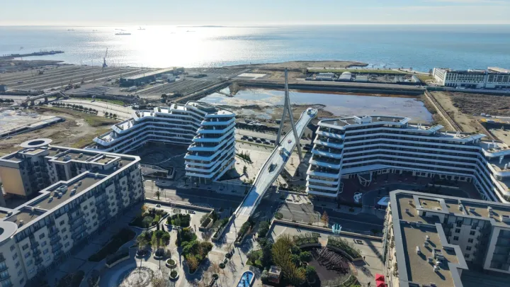 Prezident İlham Əliyev “Bakı Ağ Şəhər”də həyata keçirilən işlər ilə tanış olub - FOTOLAR, YENİLƏNİB