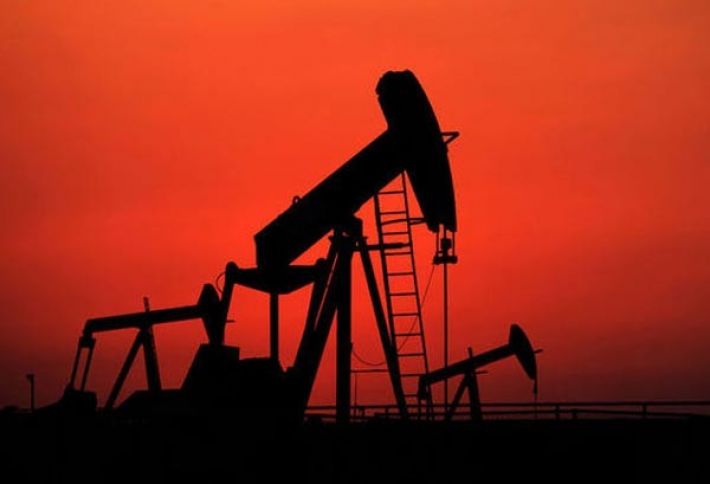 Neft 49 dollara düşdü