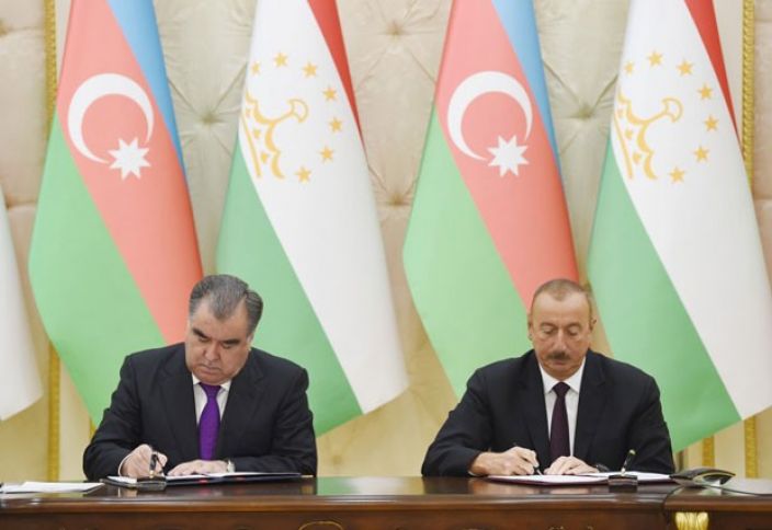 Mühüm sənədlər imzalanıb