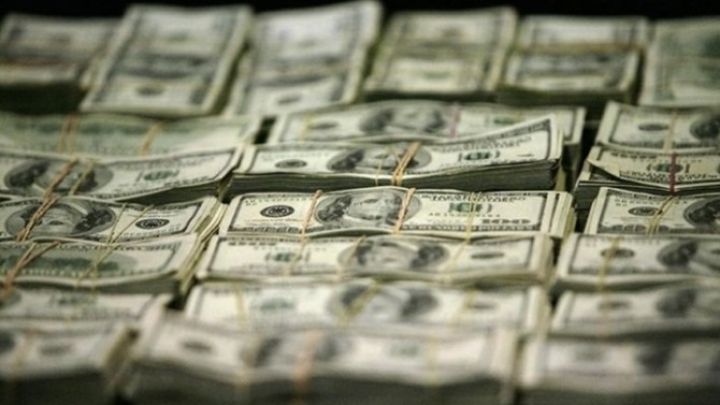 Dollarlaşma 69 faizə düşüb