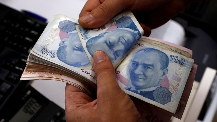 Türk Lirəsi 1 faiz ucuzlaşdı