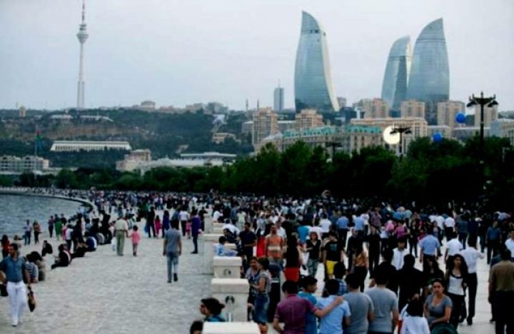 10 milyon nəfərə çox az qaldıq