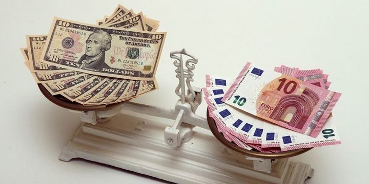 Avro Dollar qarşısında xeyli ucuzlaşdı