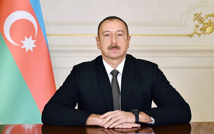Prezident nazir müavinini təqaüdə göndərdi
