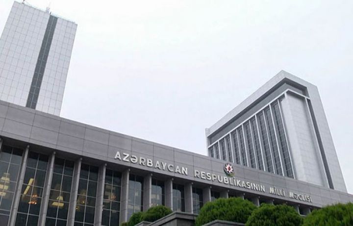 Milli Məclis Aparatında kadr dəyişiklikləri olub