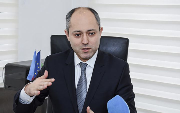 “AccessBank”ın sədri vəzifəsini tərk edir