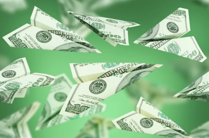 "Azərbaycana pul köçürmələri 23% azalacaq"