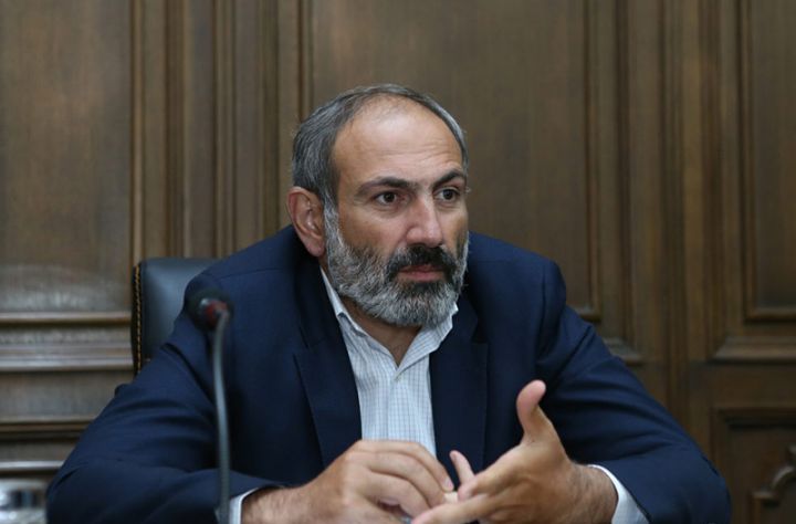 "Küçədən gəldi rəhbər oldu"