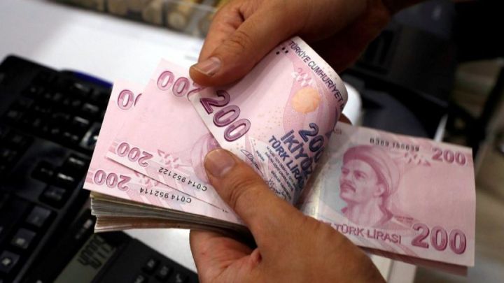 Türk Lirəsinin ucuzlaşması 1%-i aşdı