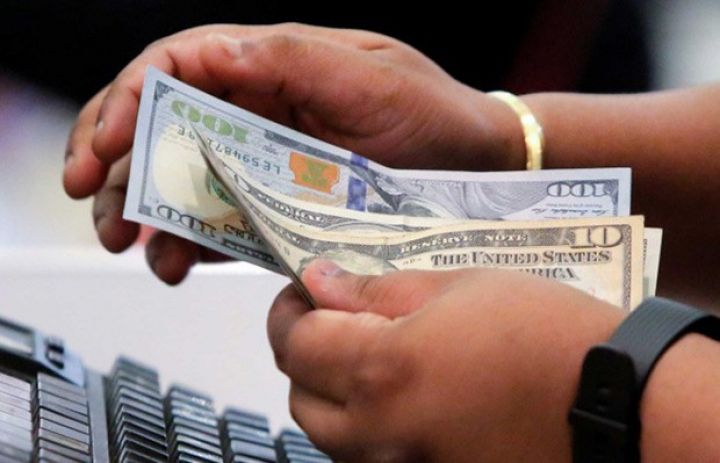 Banklarda Dollar, Avro, Rubl və lirənin alış-satış qiymətləri