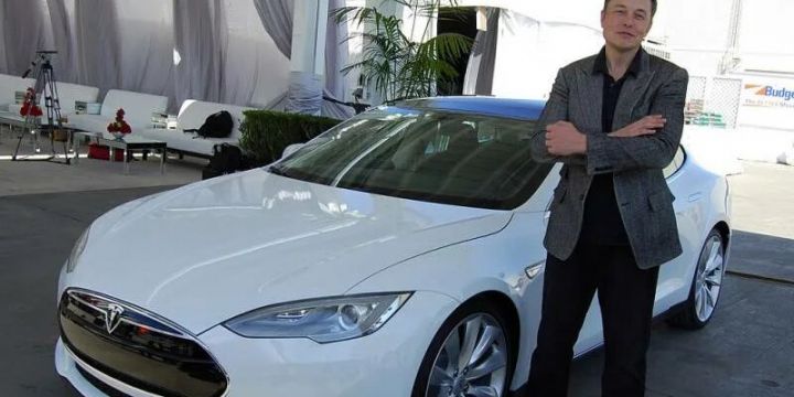 Sorğu iştirakçılarının əksəriyyəti Maskın Tesla səhmlərinin 10%-ni satmaq variantını dəstəkləyib