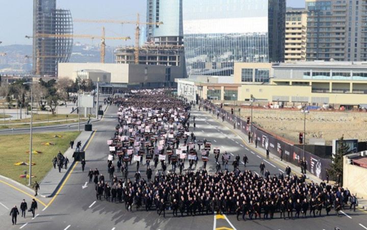 Bakıda ümumxalq yürüşü keçirilir  - Prezident və birinci xanım yürüşdə iştirak edirlər