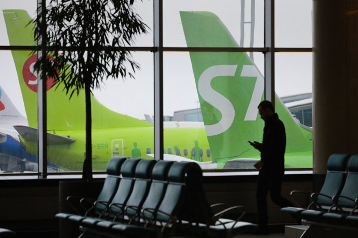 Rusiya aviaşirkəti aşağı büdcəli layihəsini dondurub